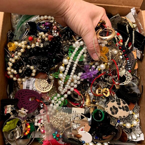 5 LB Mystery Boxes for Jewelry Makers & Treasure Hunters - Picture 5 of 10